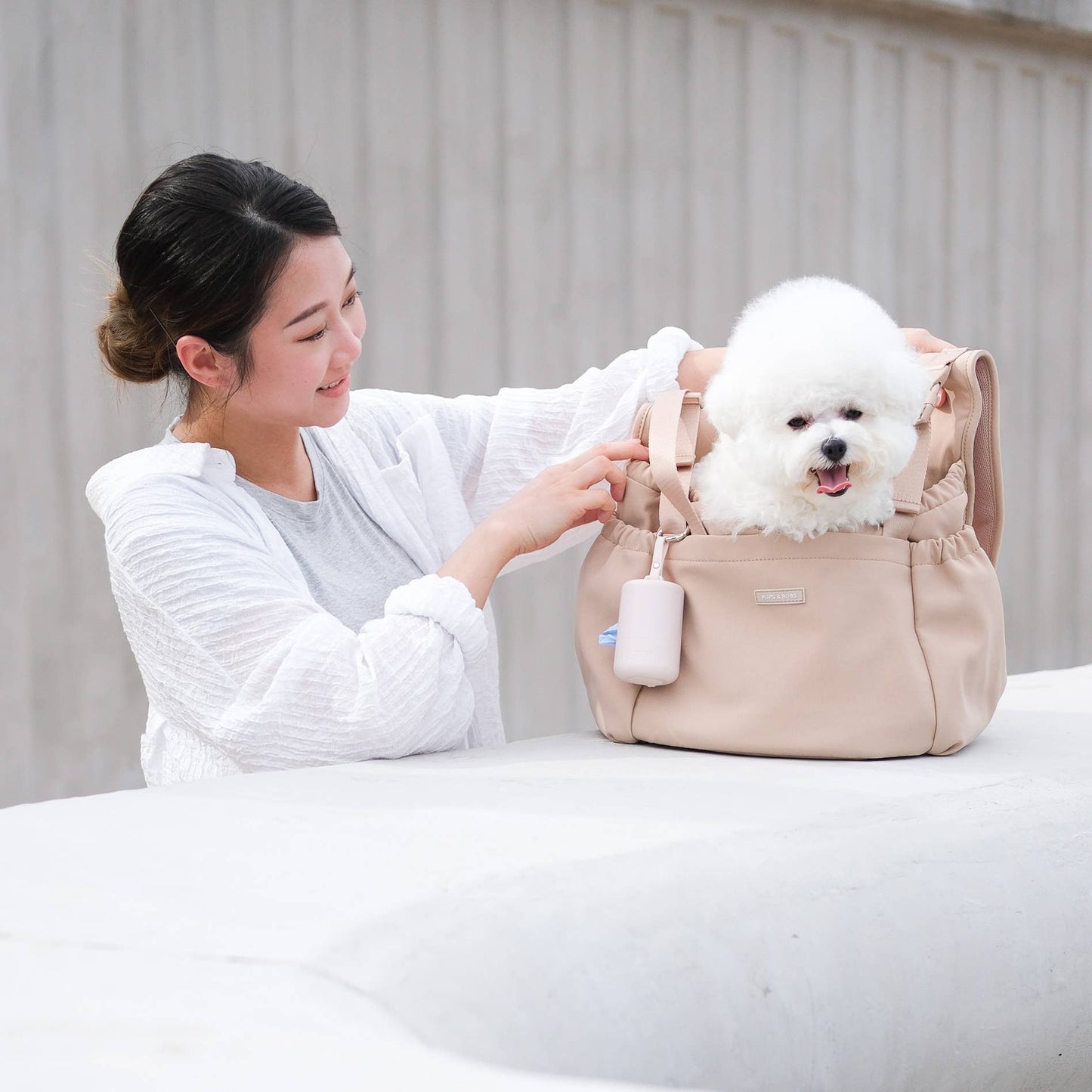 Shoulder bag for dogs & cats