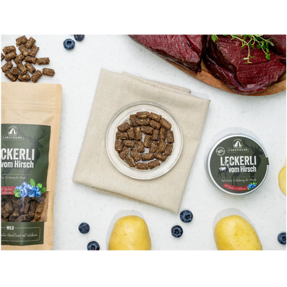 Leckerli vom Hirsch mit Kartoffeln, verfeinert mit Waldbeeren