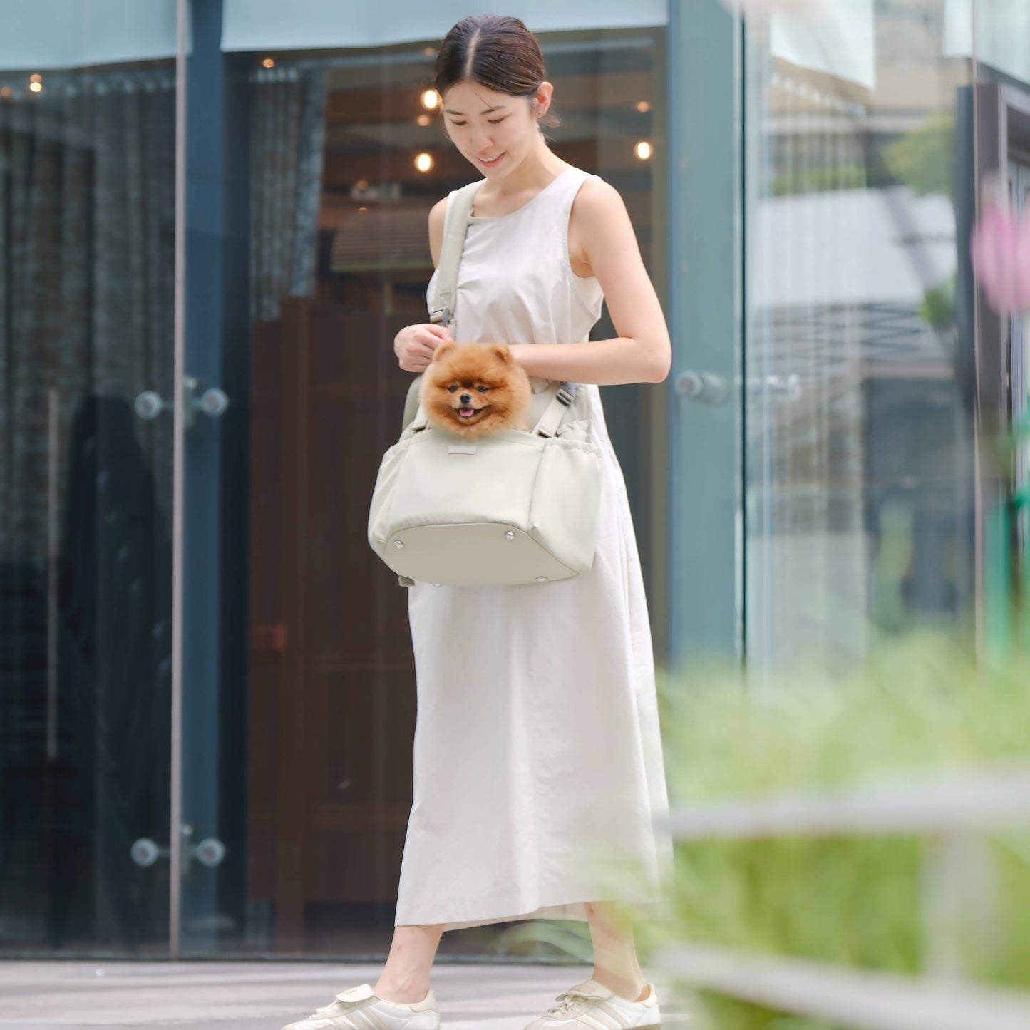 Shoulder bag for dogs & cats